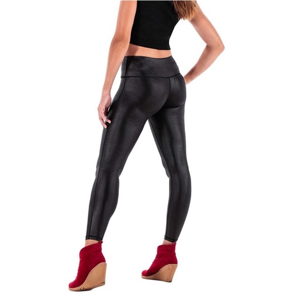😍1 LEFT😍High-Waisted Faux Leather Black Leggings - Picture 6 of 6